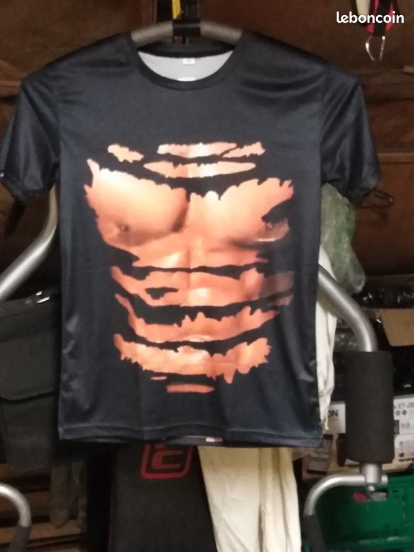 T-shirt sexy en L avec motif corps musclé sous T-shirt arraché (image 7)