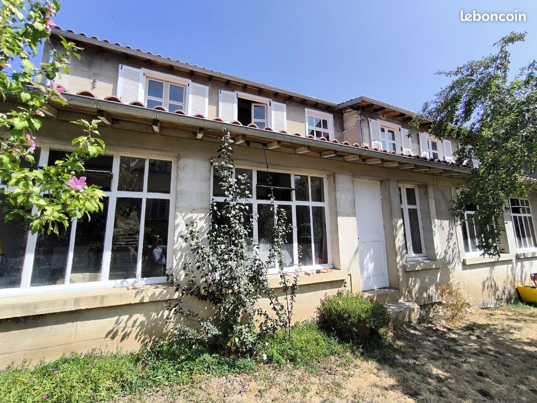 Maison 7 pièces 129 m² · à Saint-Junien · 129 m² · 252 000 €