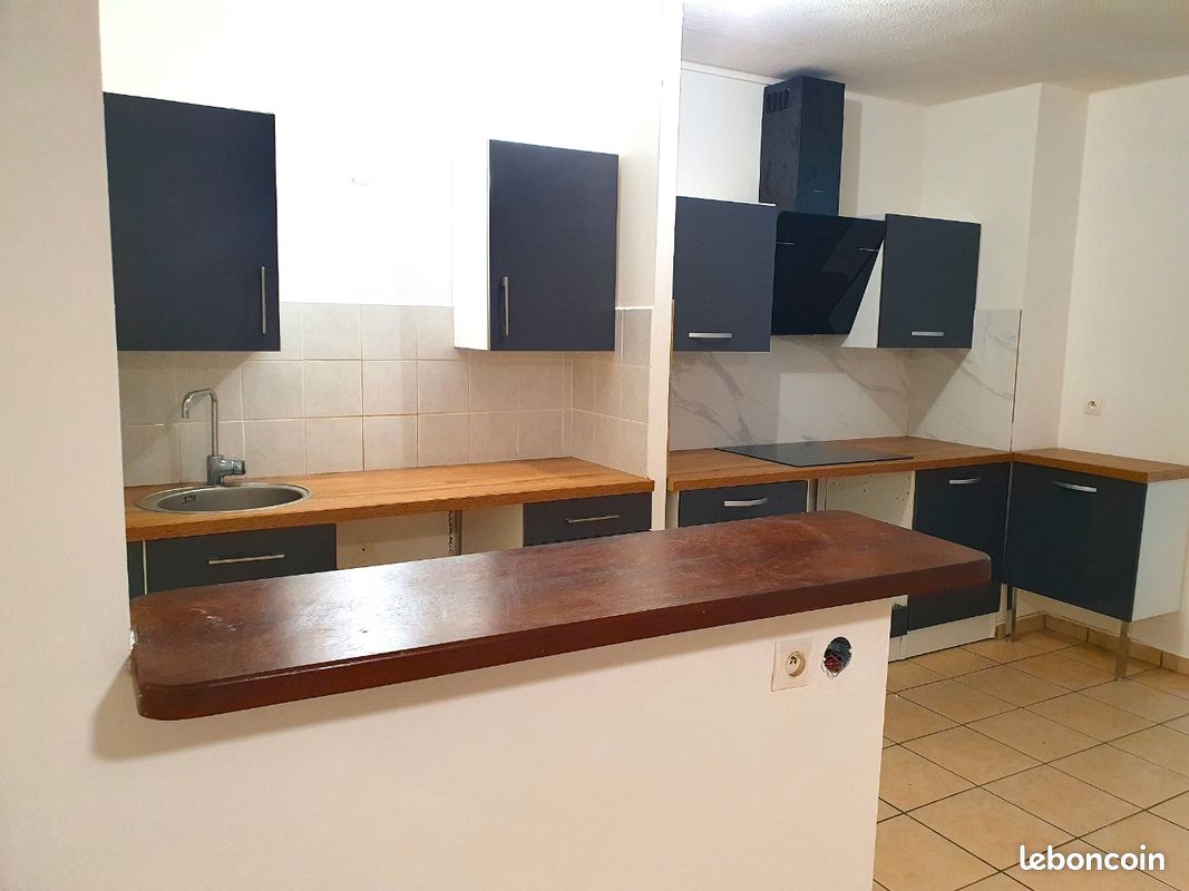 Appartement 5 pièces 63 m² · à Les Abymes · 63 m² · 850 €/mois