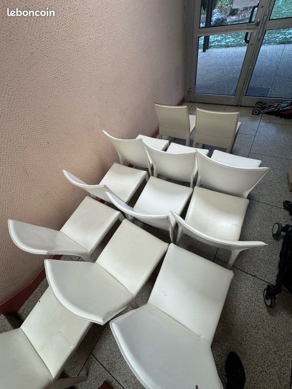 12 chaises cattalan italia beige (image 3)