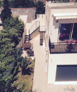 Location VACANCES bel appartement proche des transports (image 3)