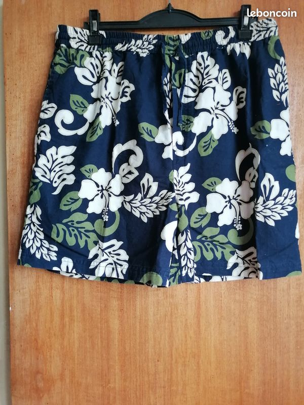 Short neuf, taille XL (image 1)