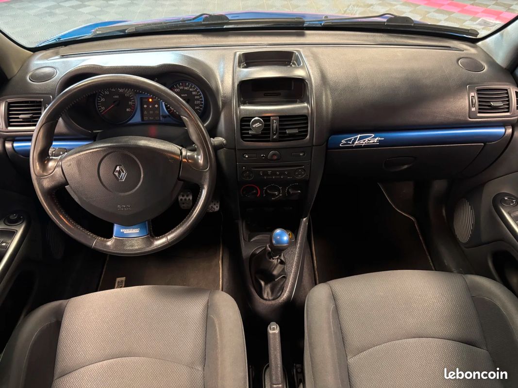 RENAULT CLIO 2.0i 16V Sport Jean Ragnotti (image 19)