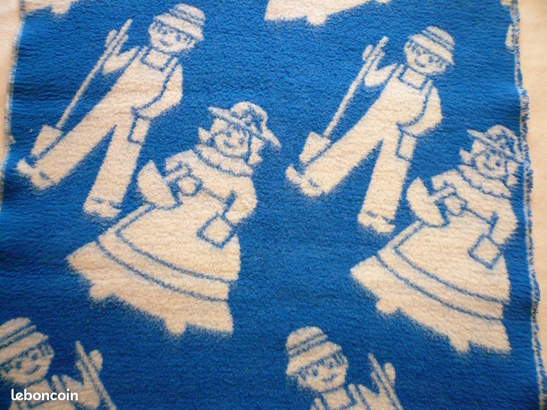 Couverture bleue 80cm x 70cm (image 1)