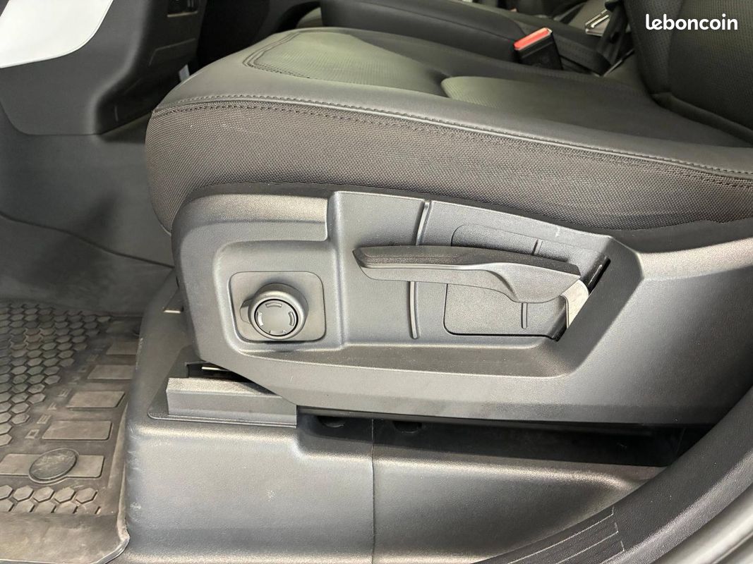 Land-rover Defender 110 3.0 D250 Hard Top S (image 22)