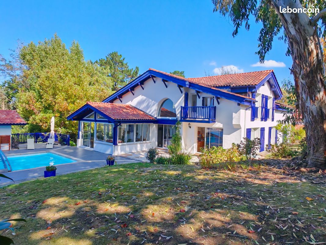 Maison 8 pièces 253 m² · à Saint-Jean-de-Luz · 253 m² · 1 780 000 €