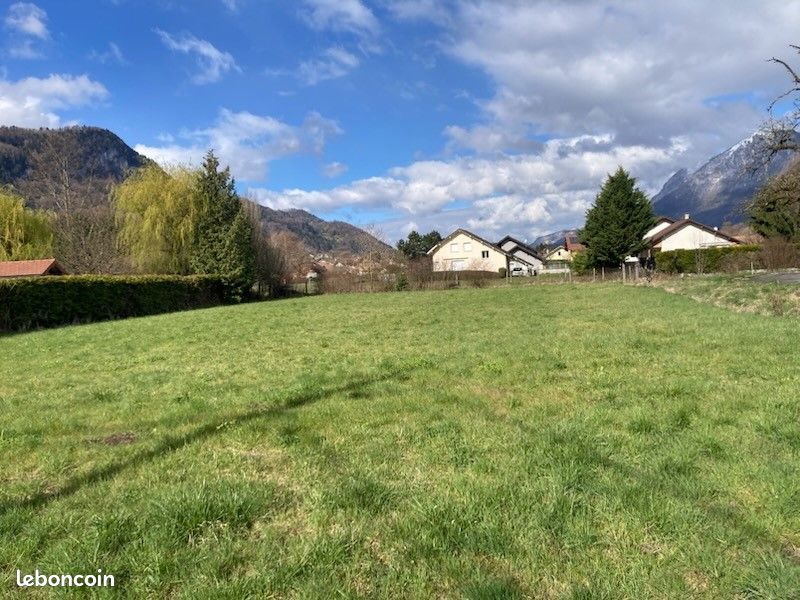 Terrain a batir marnaz · 462 000 €