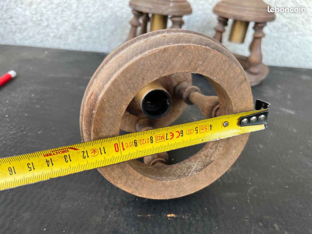 Ensemble de trois anciennes petites suspensions ou lanternes en bois tourné et douilles (image 6)