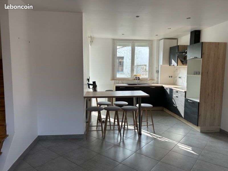 Maison 3 pièces 70 m² · à Campremy · 70 m² · 830 €