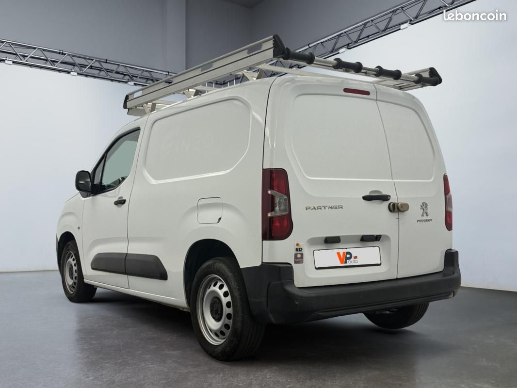 Peugeot Partner FOURGON STANDARD 1000 KG BLUEHDI 100 S&S BVM6 PREMIUM (image 4)