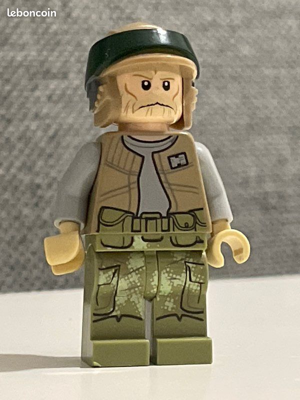 SW0646 Endor Rebel Trooper (Olive Green) (Commander Rex