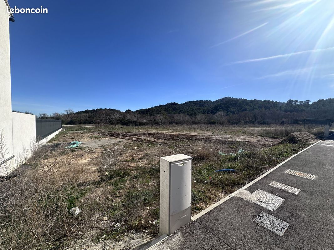 Terrain à bâtir de 456 m² à LE PUY-SAINTE-REPARADE (13) · à Le Puy-Sainte-Réparade · 220 000 €