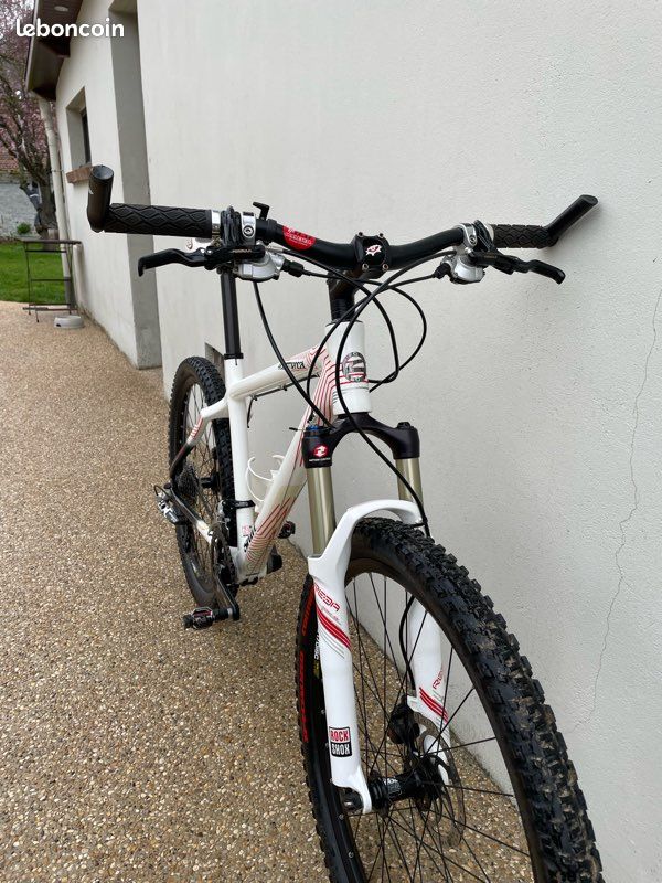 VTT carbone COMMENCAL (image 2)