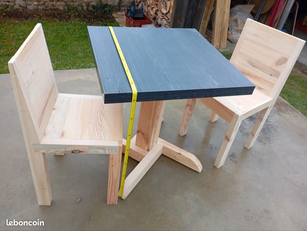 Table + chaises de jardin ou balcon (image 1)