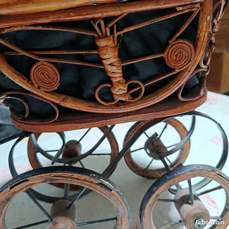 Ancienne Poussette Landau Victorien Pour Poupée – Bois Et Métal