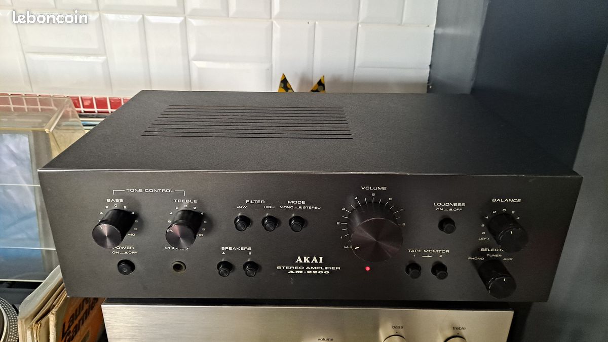 Amplificateur Stéréo Intégré AKAI AM-2200 - Occasion Fonctionnel