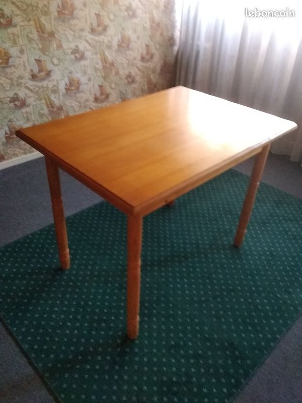 Table bois massif très solide parfait état (image 1)