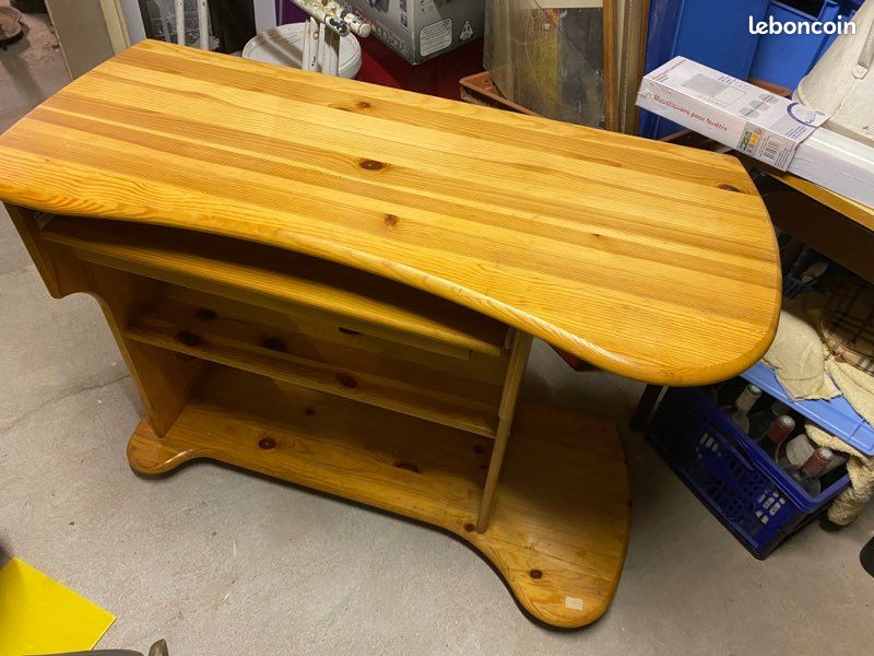 Petit bureau (image 1)