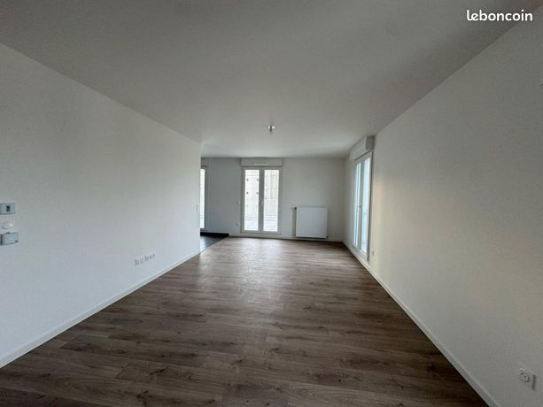 Appartement 2 pièce(s) 55 m²à louer Cergy