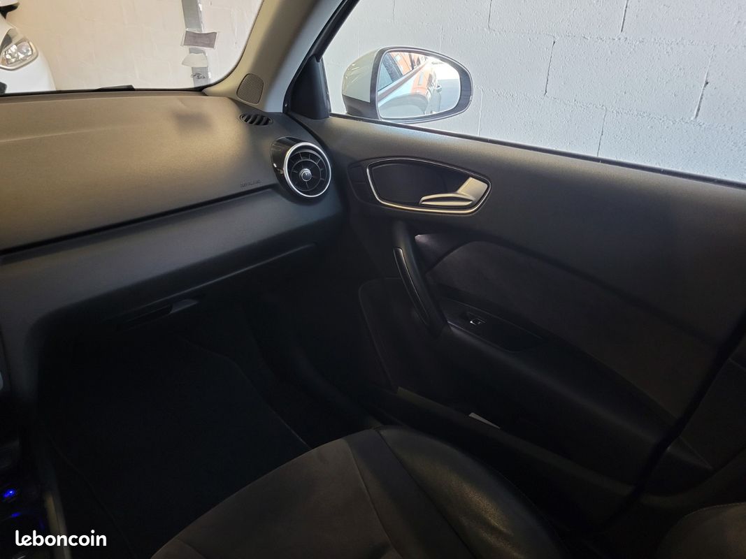 Audi A1 Sportback Ambition Luxe S-tronic 150cv - TOIT OUVRANT/RADARS AV & AR/REGULATEUR DE VITESSE/CLIMATISATION (image 15)