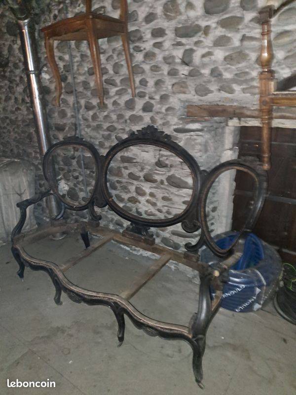 Canapé ancien (image 1)