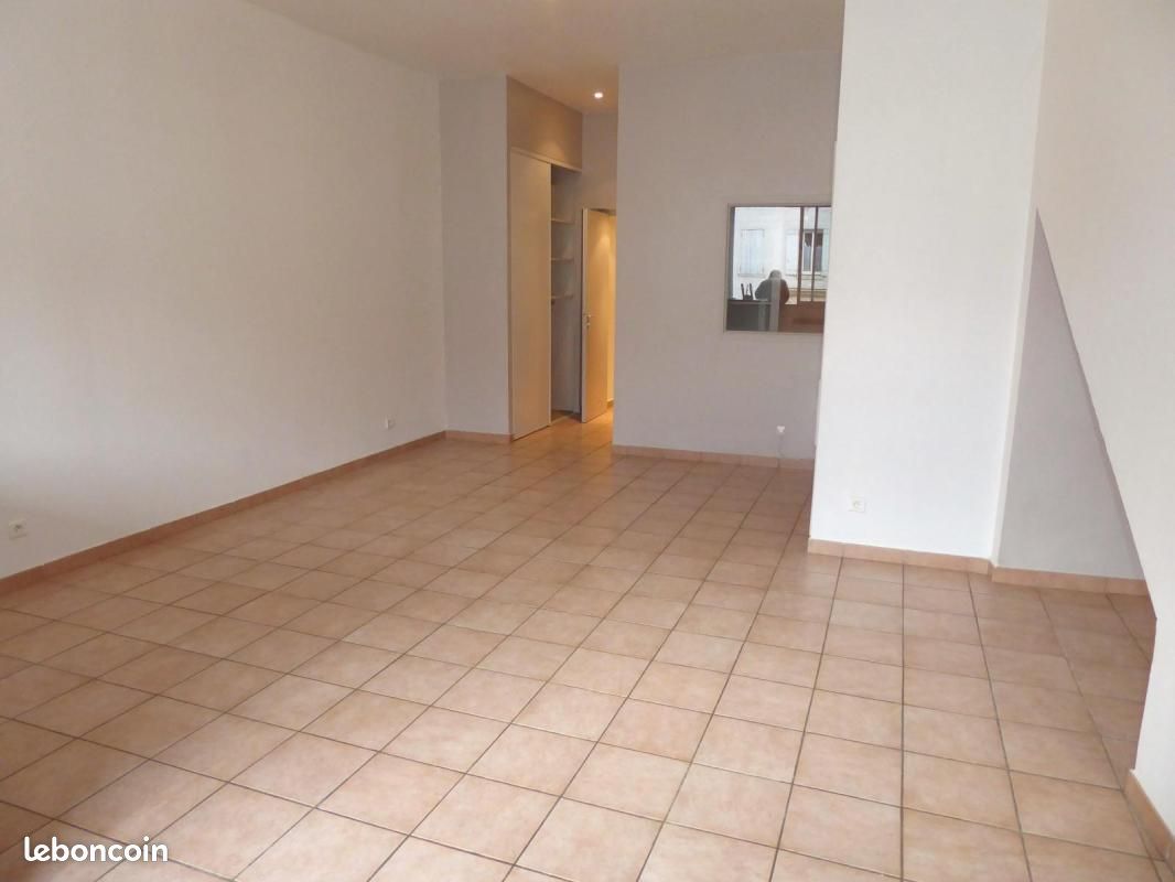 Appartement 2 pièces 54 m² · à Joyeuse · 54 m² · 460 €/mois