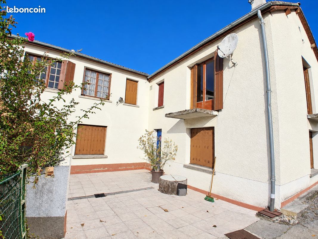 Maison 7 pièces 172 m² · à Bourges · 172 m² · 122 000 €