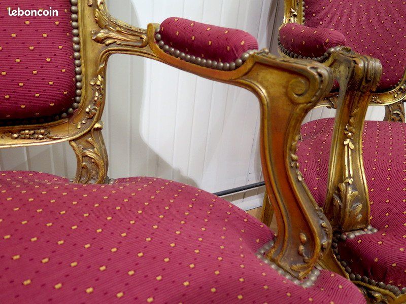 Paire De Fauteuils Louis XV – Rose Et Doré, Bois De Hêtre, Style Baroque – Neufs (fabrication 2024)