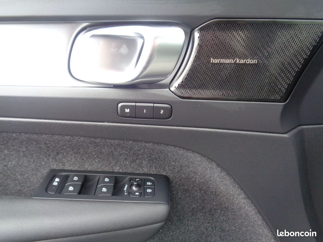 Volvo XC40 T4 Recharge 129+82 ch Plus DCT7 29990 (image 8)