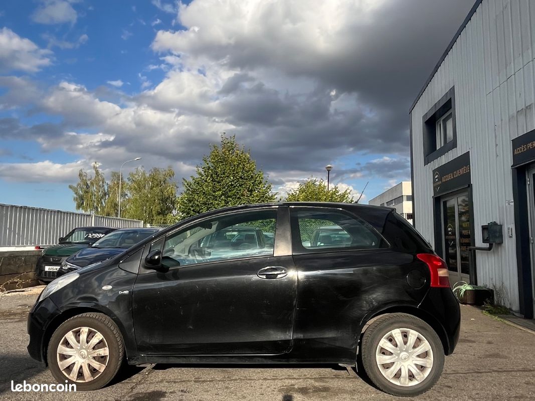 TOYOTA YARIS II 1.4 - 90 D-4D NaviMedia MultiMode (image 4)