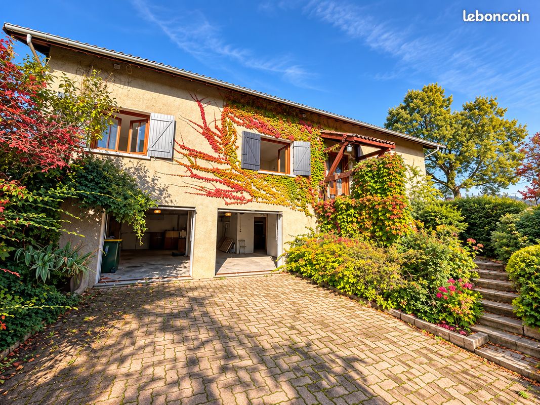 Maison 8 pièces 190 m² · à Saint-Romain-au-Mont-d'Or · 190 m² · 570 000 €