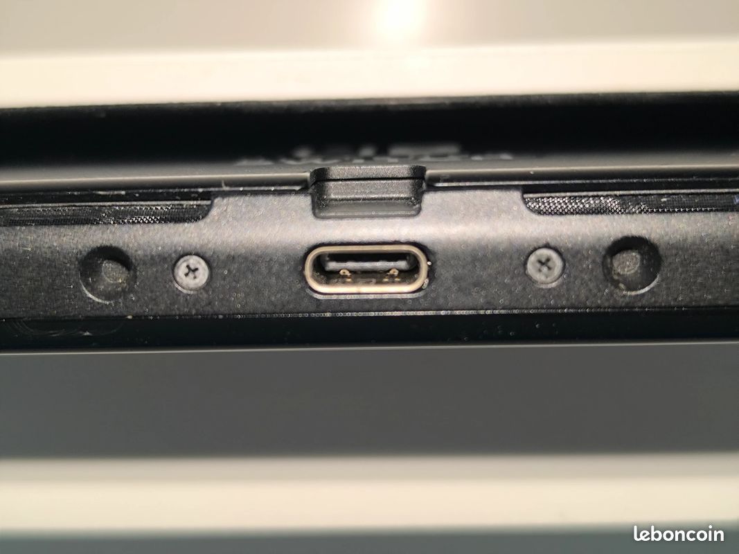 Nintendo Switch OLED (image 7)