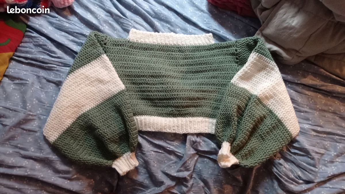 Pull crop top vert et blanc (image 1)