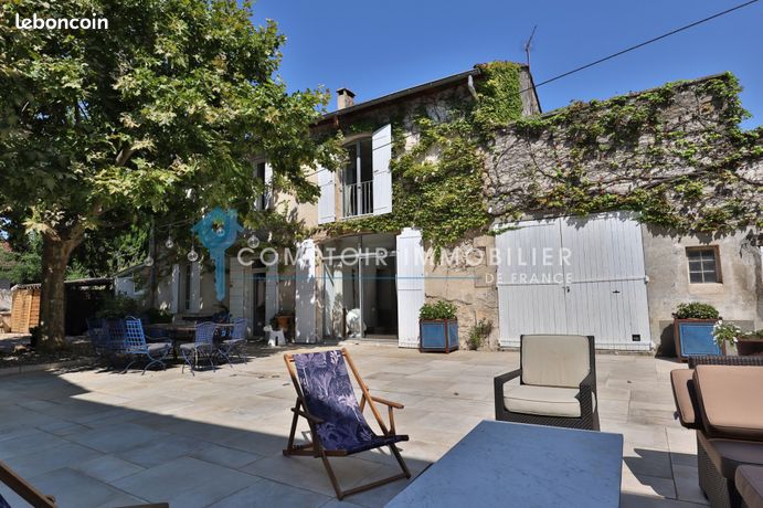 Mas 8 pièces 209 m²