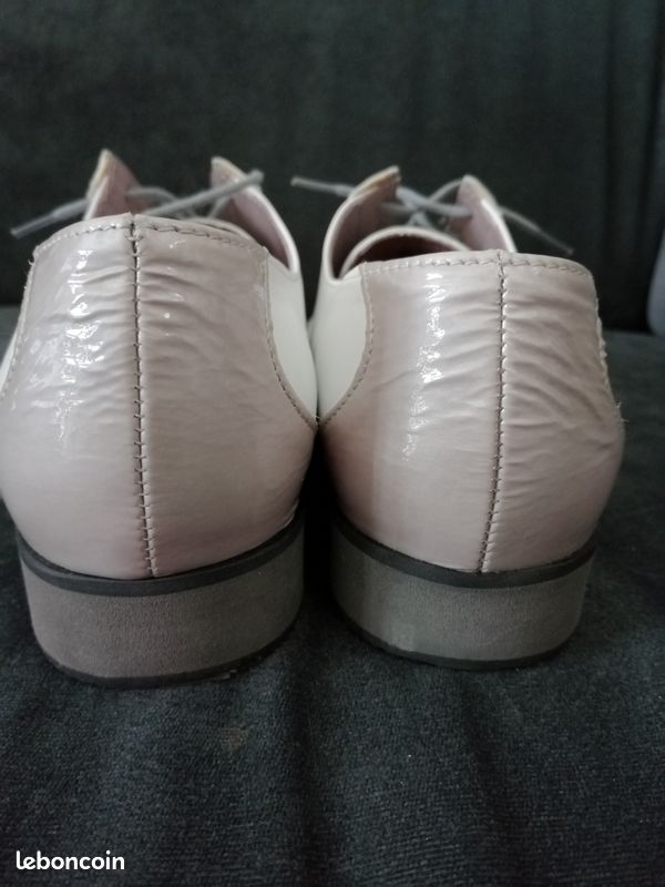 Chaussures en cuir pour femme taille 42 (image 2)