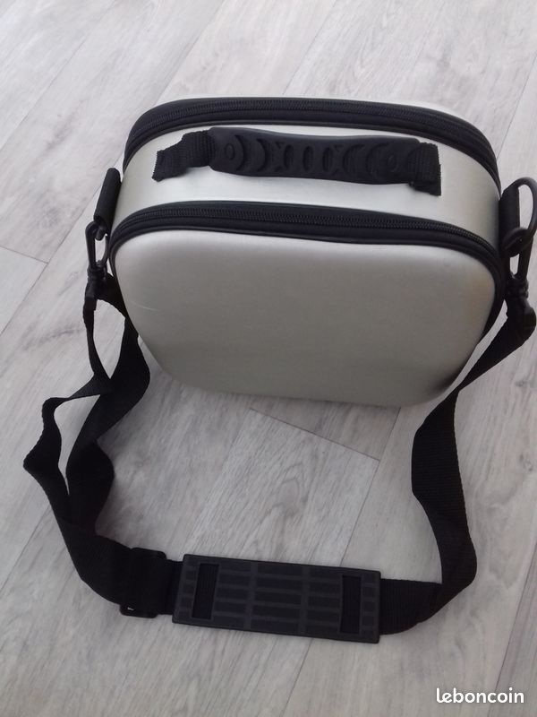 Trousse rigide de voyage (image 1)