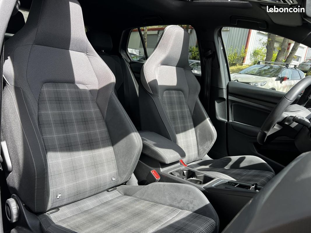 VOLKSWAGEN GOLF 2.0 TDI 200 SCR GTD DSG BVA- TOIT OUVRANT PANORAMIQUE / SUIVI 100% VW / GARANTIE 12 mois (image 20)