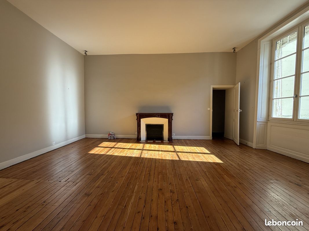 Maison a louer saumur - 10 pièce(s) - 500 m2 - Surfyn