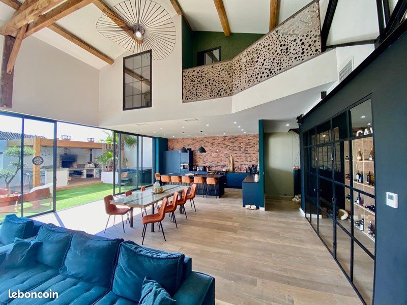 Maison 5 pièces 220 m² · à Coursan · 220 m² · 590 000 €