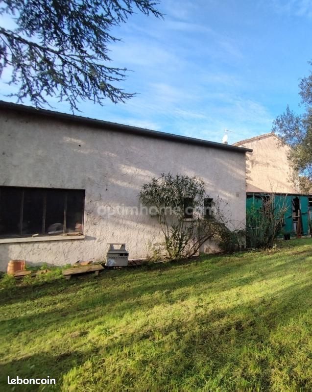 Maison 3 pièces 239 m² · à Angoulême · 239 m² · 80 000 €