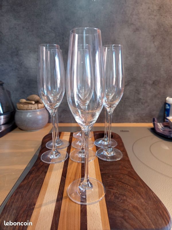 Lot de 8 flutes à champagne Leonardo (image 1)