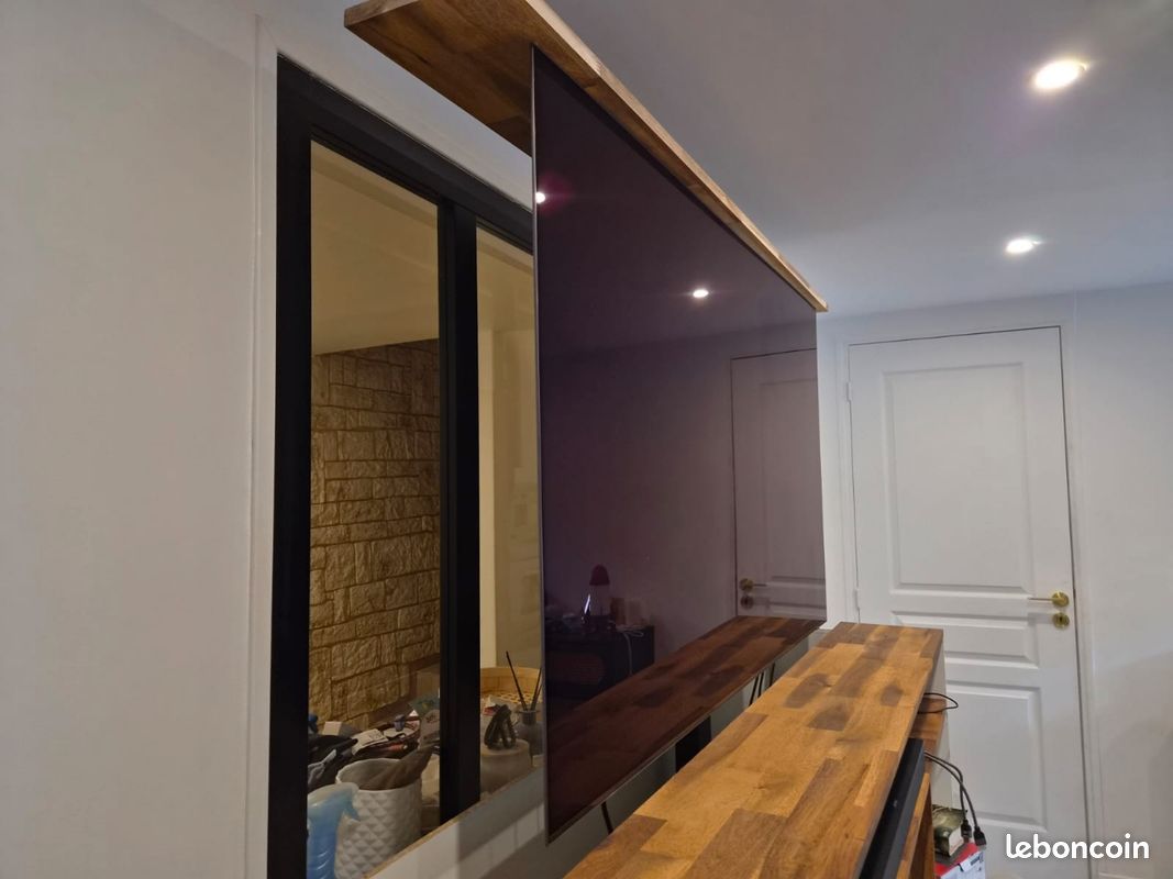 Ensemble TV Samsung OLED 65" (S93D) + Meuble sur mesure avec ascenseur motorisé (image 2)