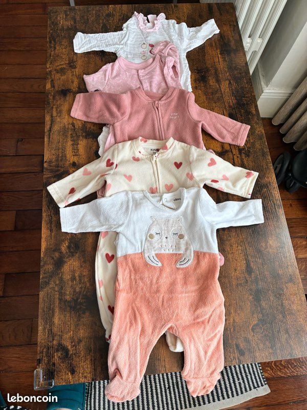 Vente de vêtements (image 1)