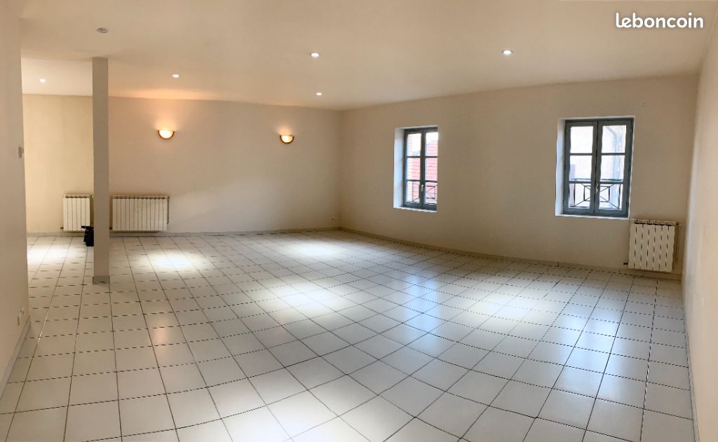Appartement 4 pièces 100 m² · à Caussade · 100 m² · 750 €