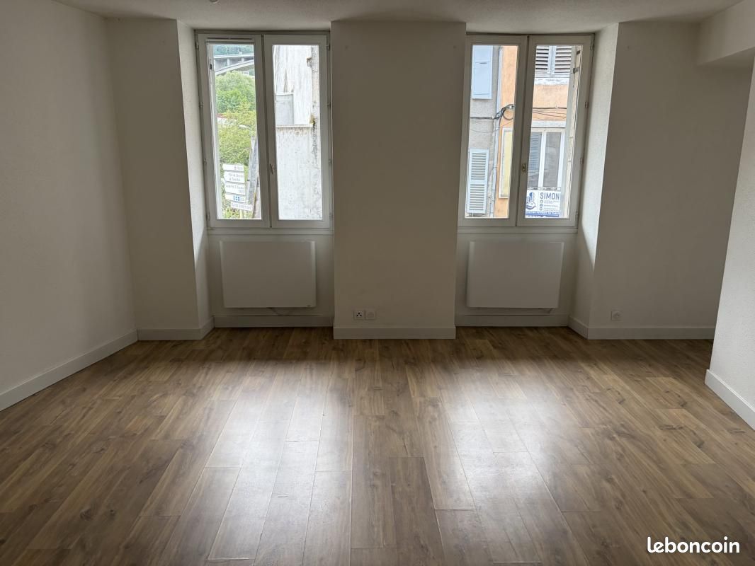 Appartement 2 pièces 55 m² · à Saint-Claude · 55 m² · 490 €/mois