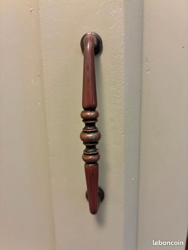 Jolie armoire parisienne idéale pour chambre d'enfant (image 6)