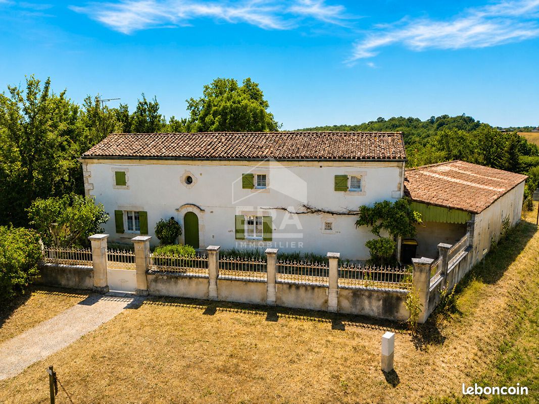 Maison 4 pièces 150 m² · à Chazelles · 150 m² · 243 800 €