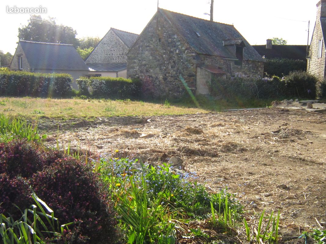Terrain constructible de 386 m2 · à Plédran · 38 600 €