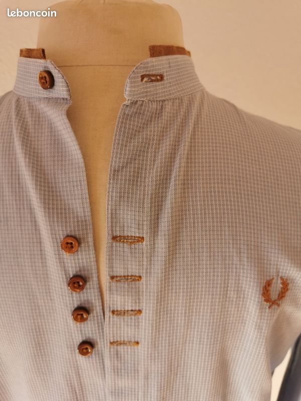 Chemise bleu clair Fred Perry taille L très bon état col et boutons très originaux (image 8)