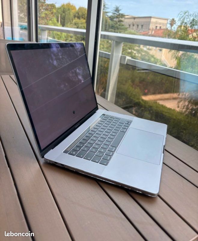 Macbook pro (image 2)